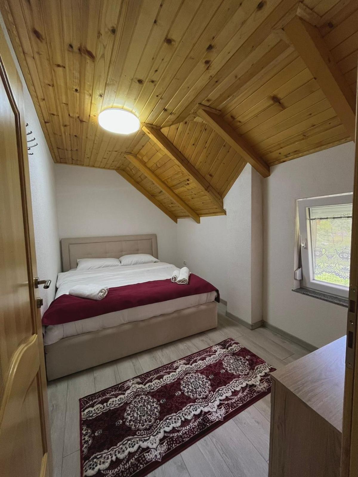 ולבונה Guesthouse Gezim Selimaj מראה חיצוני תמונה